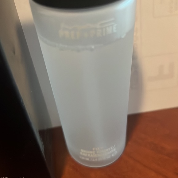 MAC Prep+Prime FIX+Primer & Setting Spray Full Size 3.4oz - Picture 2 of 4